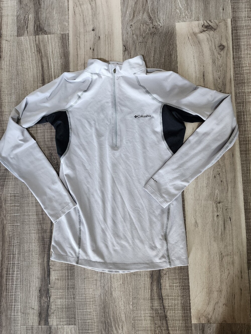 Columbia Womens White Half-Zip Performance Top with Black Panels